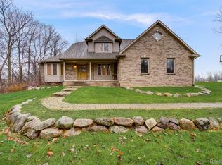 4901 Sandhill Rd, Almont, MI 48003