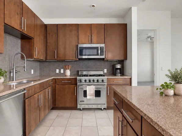 3100 W 7th St APT 719, Fort Worth, TX 76107