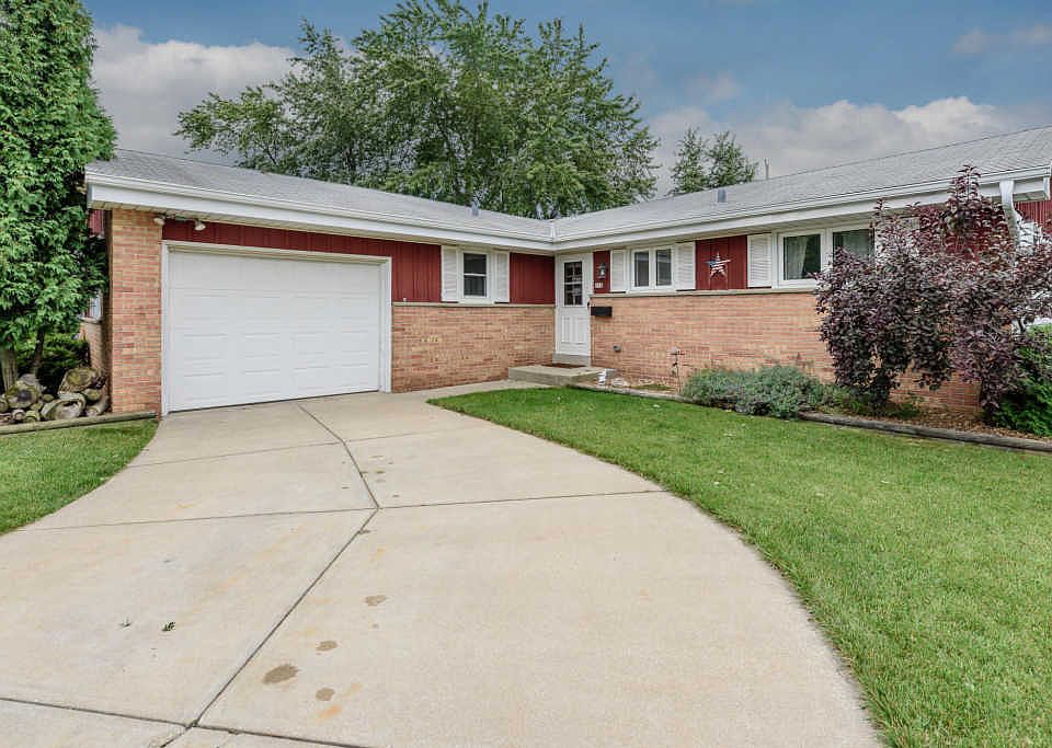 1st image of 608 Willow Ln