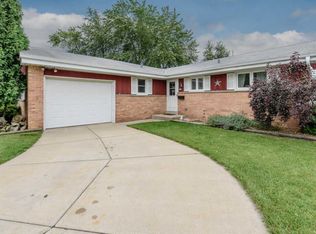 608 Willow Ln, South Milwaukee, WI 53172