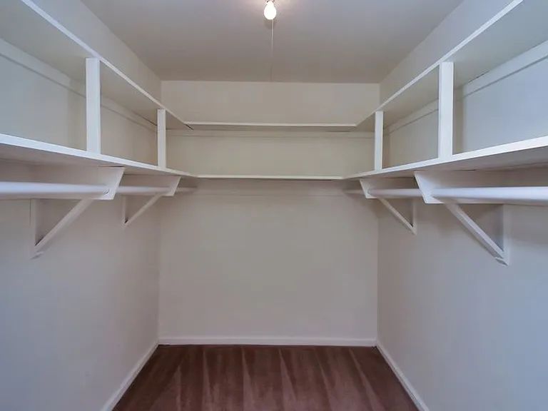 East Bay Apartments — Photo 15