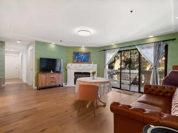 496 W Charleston Rd APT 302, Palo Alto, CA 94306