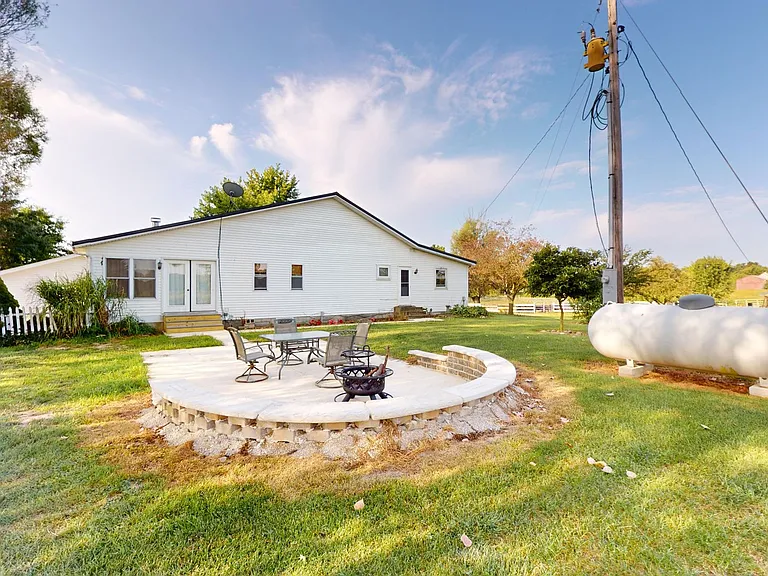 3806 Plymouth East Rd — Photo 4