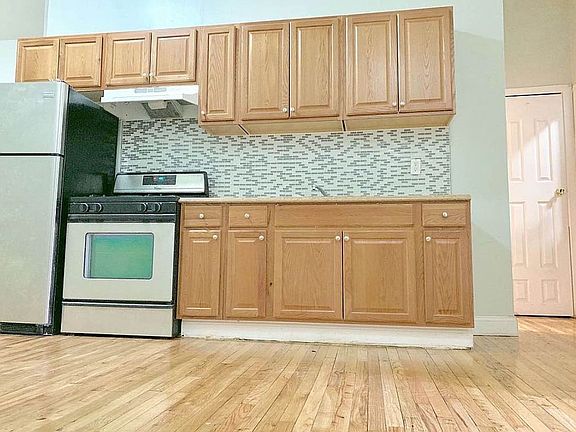 2nd image of 1079 Rogers Ave #A