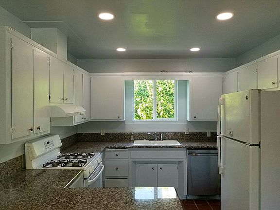 3rd image of 648 N Calle Marcus