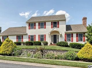 19 N Pin Oak Dr, Boiling Springs, PA 17007