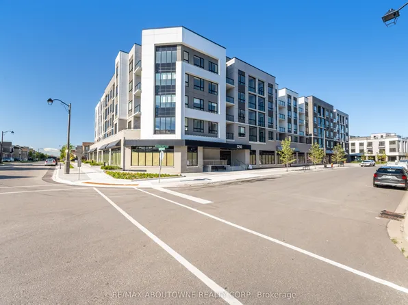 3250 Carding Mill Trl, Oakville, ON