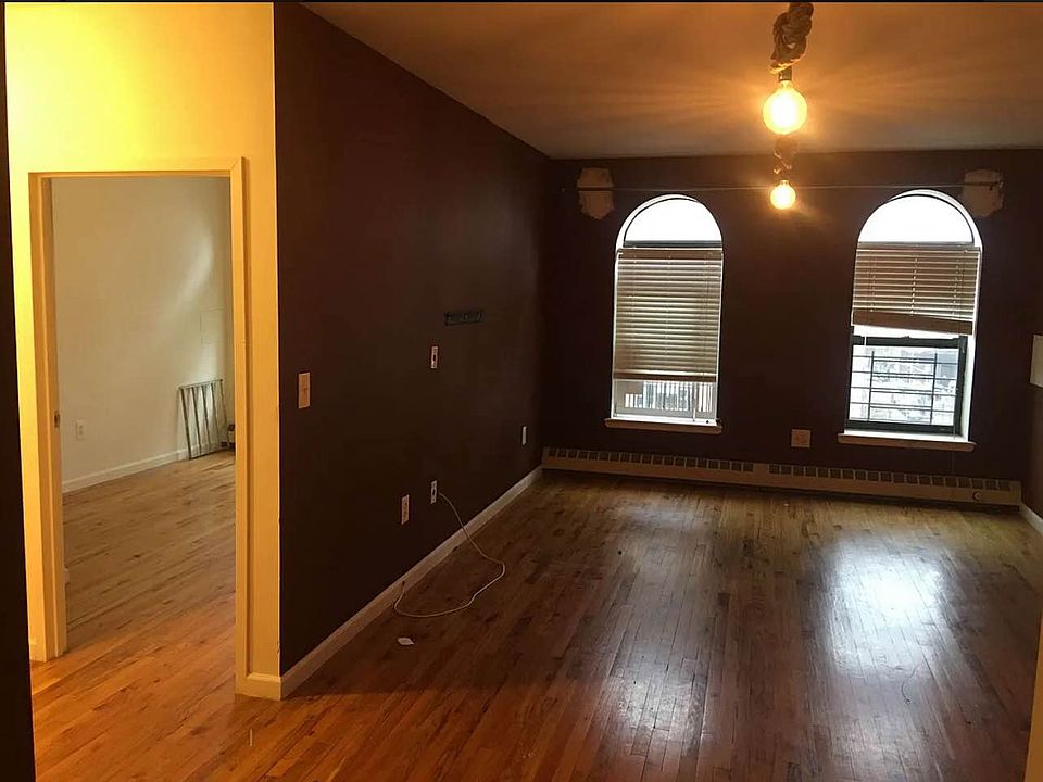 2nd image of 1267 Park Ave APT 5