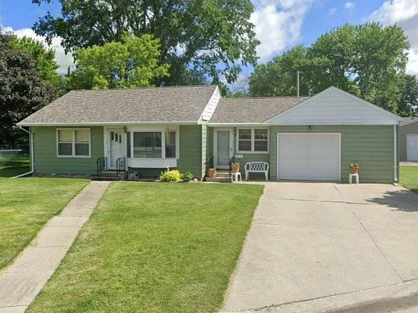 1337 Oleson Park Ave, Fort Dodge, IA 50501