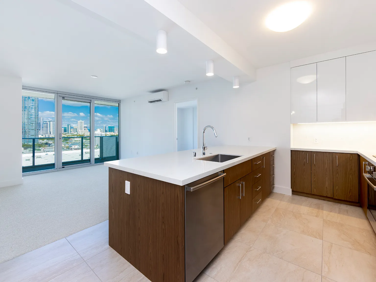 629 Keeaumoku St — Photo 2