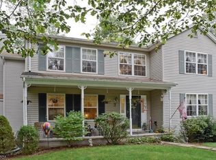 10 Elm St, Stanhope, NJ 07874