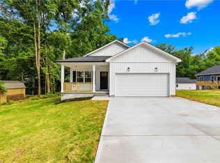 404 S Greenbriar Rd, Statesville, NC 28625
