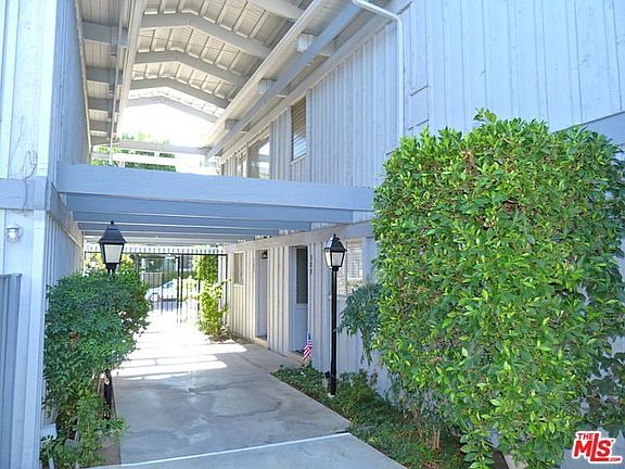 2nd image of 5447 Zelzah Ave APT 107