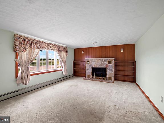 4th image of 2104-2100 Peterman Rd