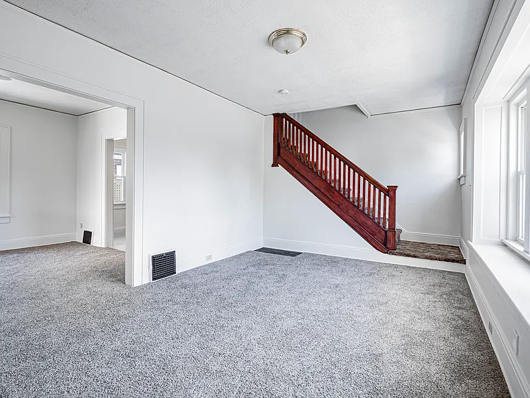 507 Grant Ave — Photo 5
