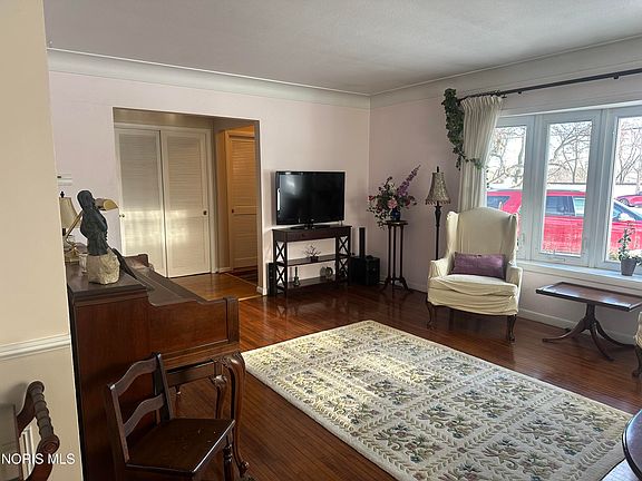 4th image of 5930 River Rd