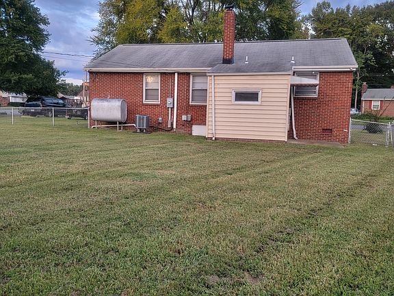 3rd image of 3212 Jowin Ln