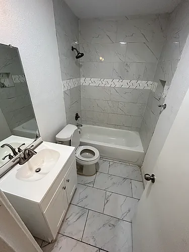 2311 Meadow Ln Photo 1