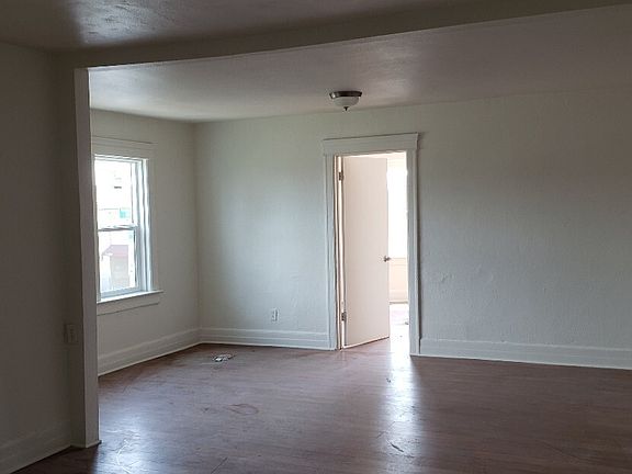 3rd image of 4706 S Vermont Ave