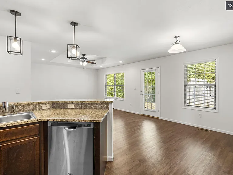 2301 W Bridlewood Trl — Photo 11