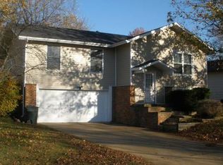 926 Summer Leaf Dr, Saint Peters, MO 63376