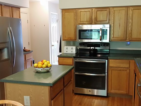 4th image of 12066 Crestfield Ct