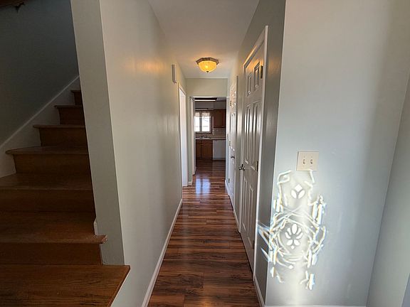5th image of 1831 Crescent Dr NE