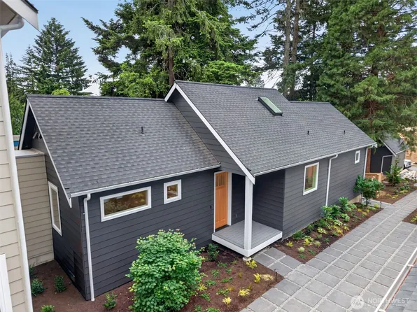 11737 40th Avenue NE #B, Seattle, WA 98125