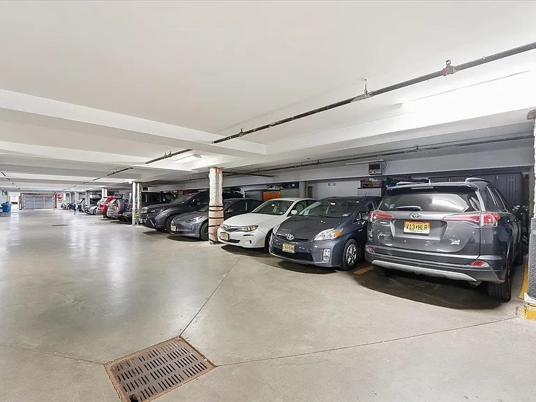 904 Jefferson St #2I — Photo 32