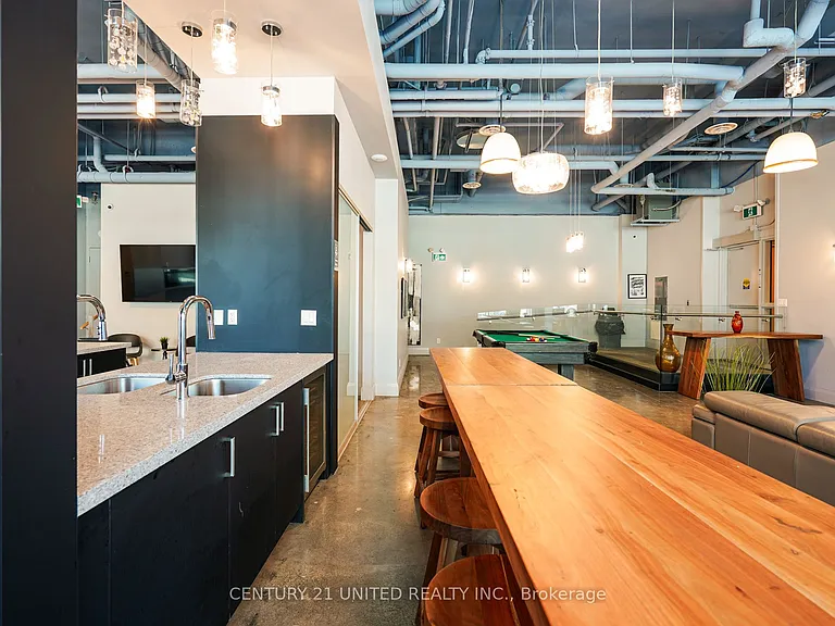 100 Bond St E #204 — Photo 10