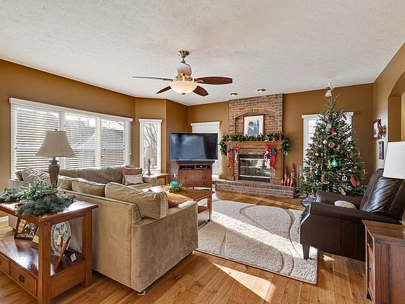 3rd image of 7465 Wildwood Walk