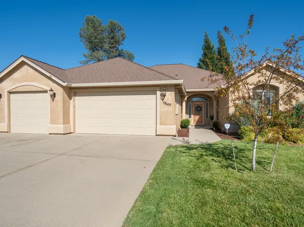 1547 Saint Andrews Dr, Redding, CA 96003