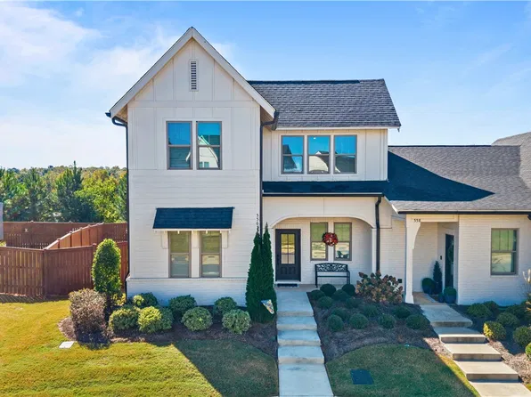 556 Grey Oak Cir, Auburn, AL 36830