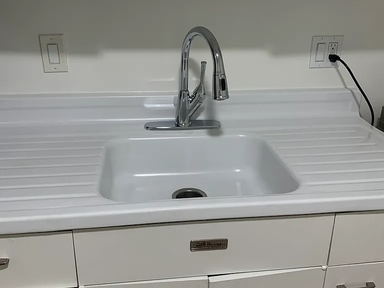 Crestwood Apartments — Photo 7