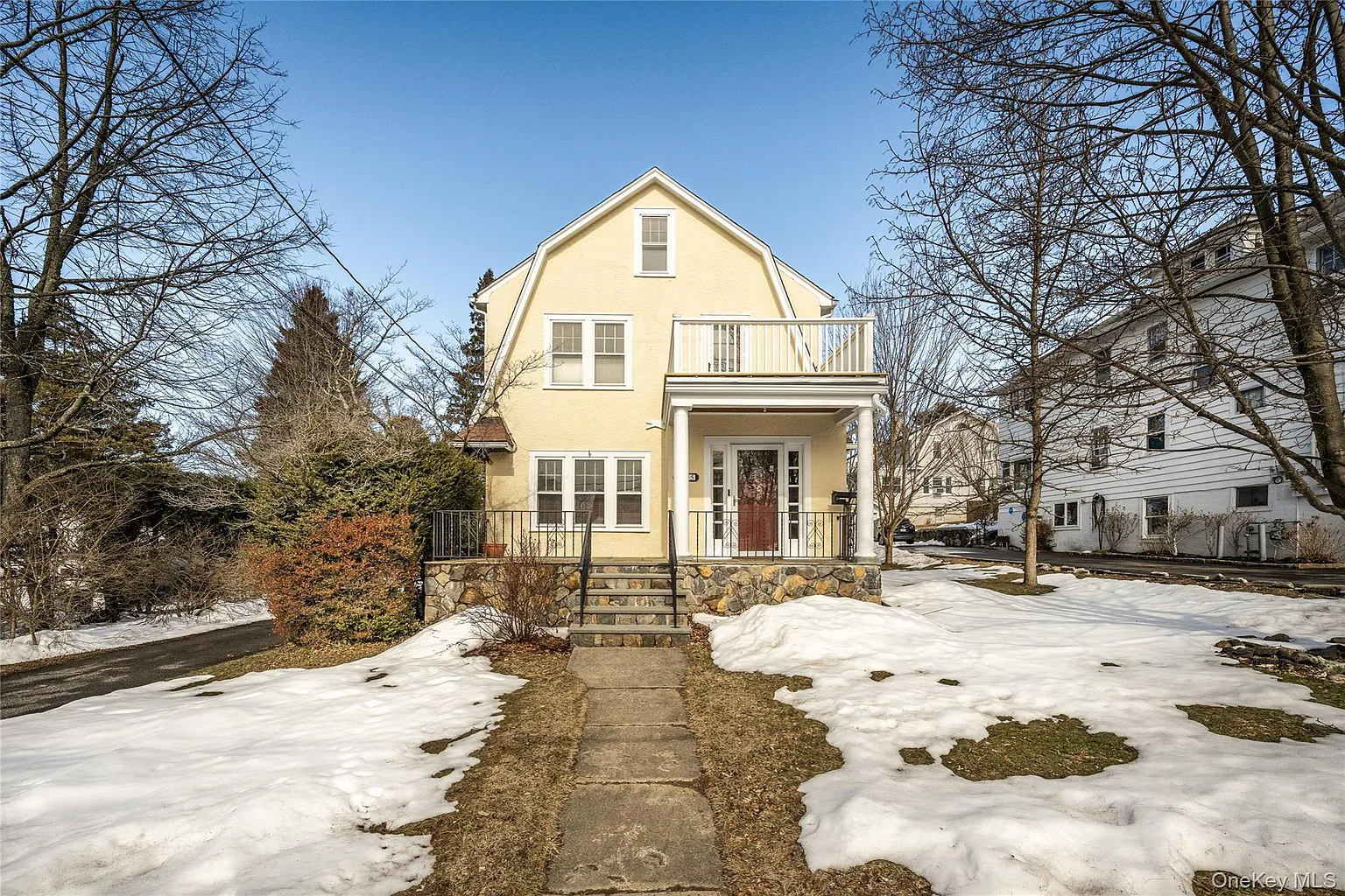 15 Marshall Place photo 1