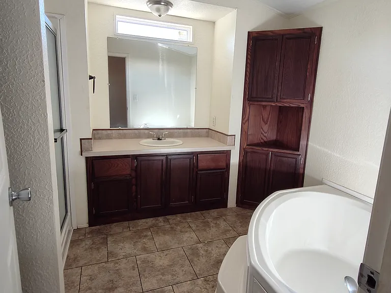 3208 E Peachtree Ave — Photo 18