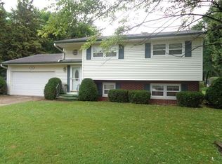 615 Dennis St, Rochelle, IL 61068