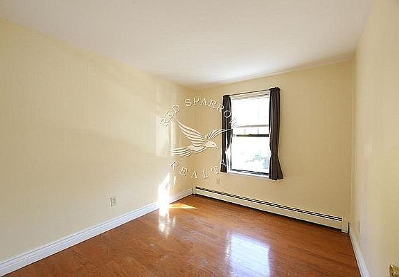 5th image of 237 E 110th St APT 3