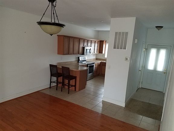 4th image of 6612 N Queen Frances Ln