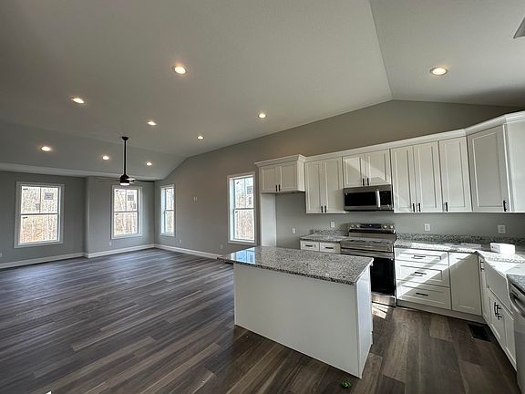 4th image of 3060 Bridgewater Blvd