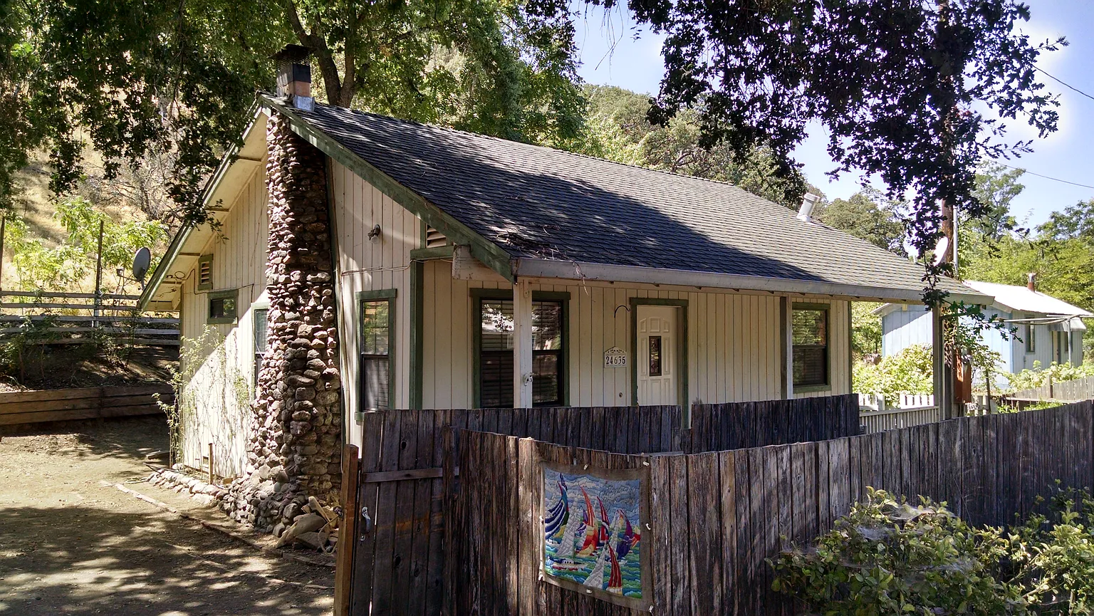 24635 Main St photo 1