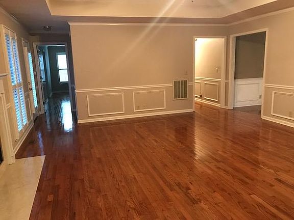 4th image of 607 Majesty Dr