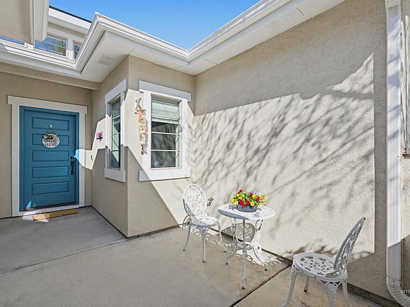 3rd image of 5563 N Mitchum Ave