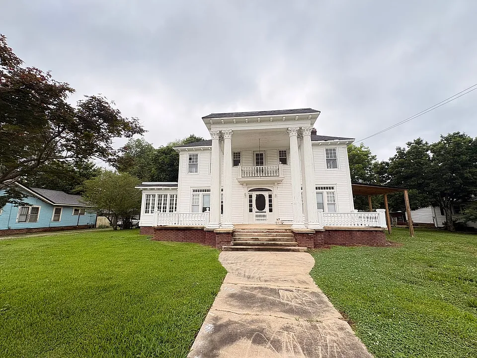 311 N Center Ave
