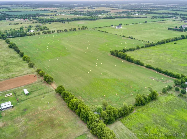 1 E 166th St N, Collinsville, OK 74021