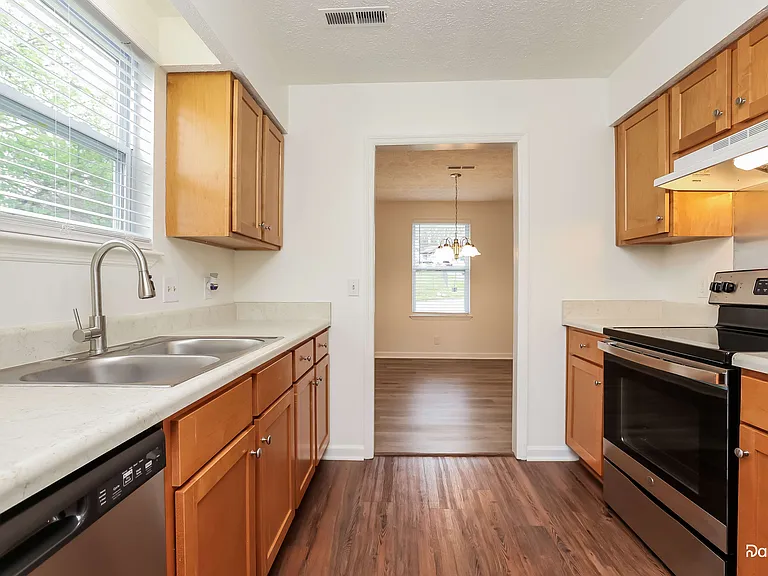 124 Cedarmont Cir — Photo 3