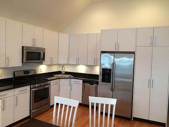 3rd image of 238 S Ketcham Ave