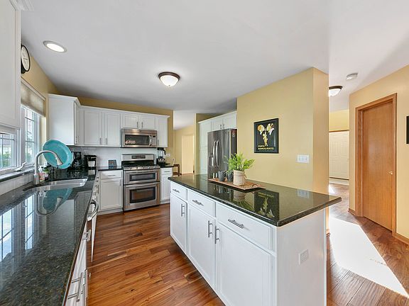 4th image of 12955 Cathy Ln
