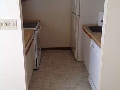 2nd image of 10 Washington Grn Unit 301