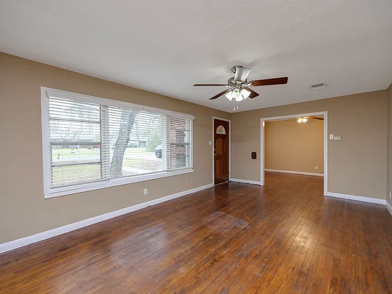 304 Harris Blvd — Photo 18